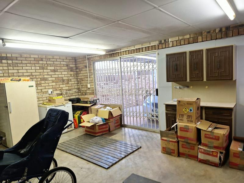 5 Bedroom Property for Sale in Wilkoppies North West